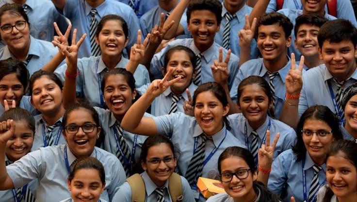 Indian school students studying together for board exams at E8 Classes